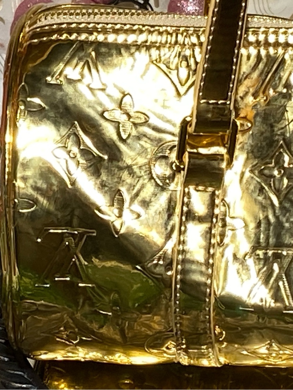 Louis Vuitton Metallic Gold Barrel Hobo Bag - Picture 3 of 12